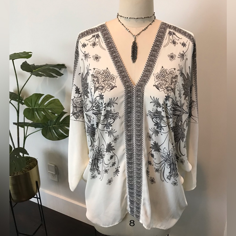 Rose + Olive V neck floral top